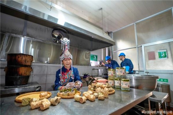 天美配资 国网杭州市富阳区供电公司新登供电所开展“监督+供电服务”专项行动