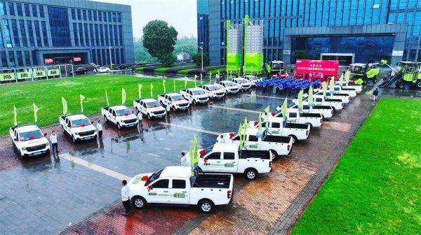 鼎配配资 中联重科2025年三夏服务全面升级：以科技与协同之力护航夏粮丰收